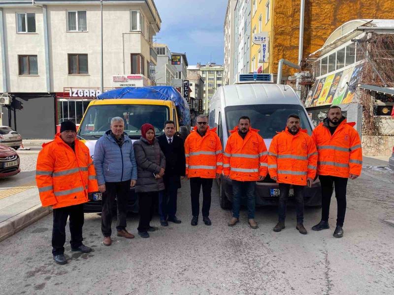 AK Parti teşkilatlarından deprem bölgesine yardım
