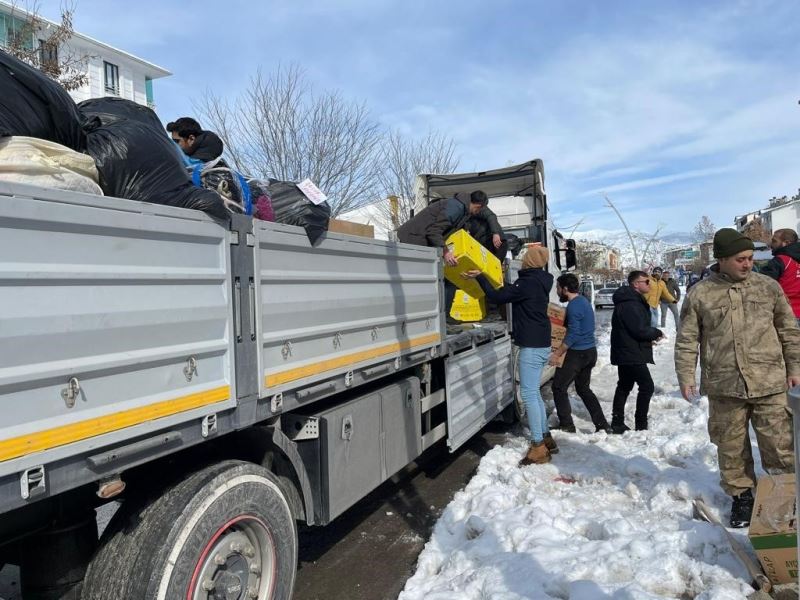 Tunceli’den Adıyaman’a ekmek ve yardım paketleri gönderildi
