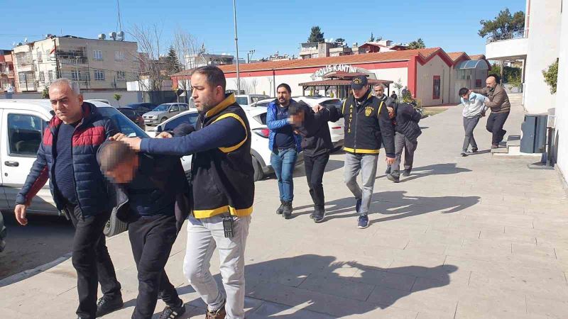 Adana’da depremi fırsat bilen 6 hırsızlık zanlısı suçüstü yakalandı
