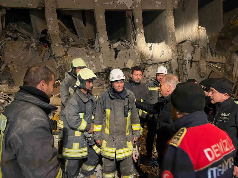 Başkan Zolan ve Vali Atik deprem bölgesinde
