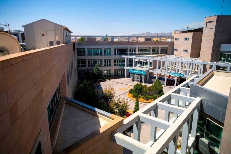 Kırşehir Eğitim Araştırma Hastanesi’nde depremzedelerin tedavisi sürüyor
