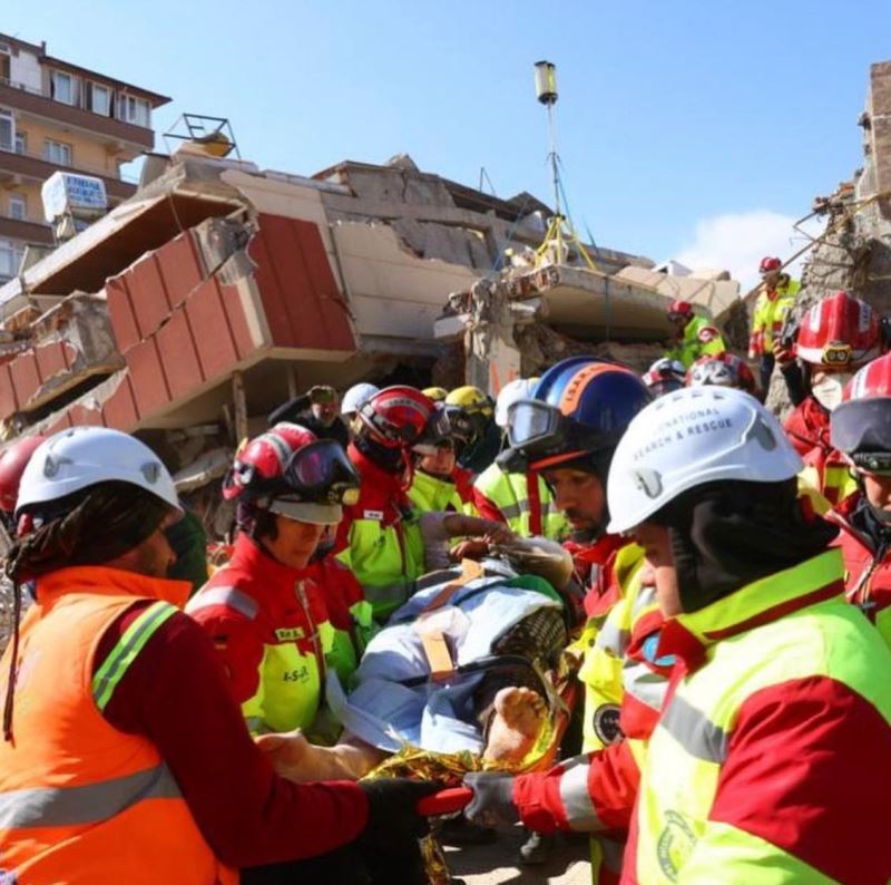 Depremde 56 kişiyi sağ çıkaran ekip Zeynep’i unutamıyor
