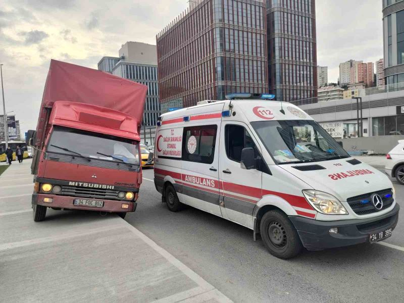 Direksiyon başında kalp krizi geçiren sürücü hayatını kaybetti
