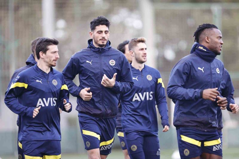 Fenerbahçe, Sevilla maçı hazırlıklarına başladı
