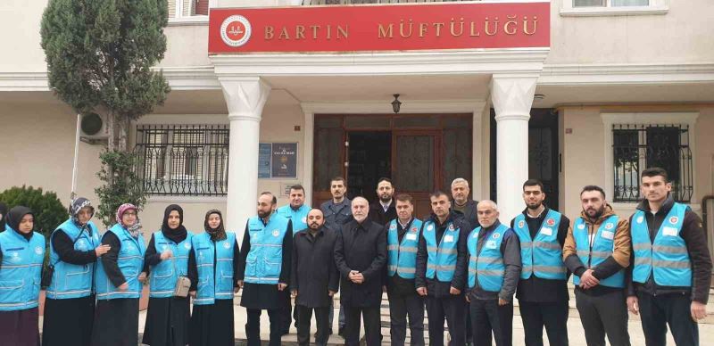 Gönüllü imamlar dualarla deprem bölgesine gönderildi
