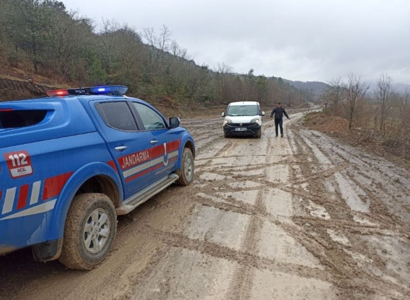 Jandarma ekipleri vatandaşın imdadına yetişti
