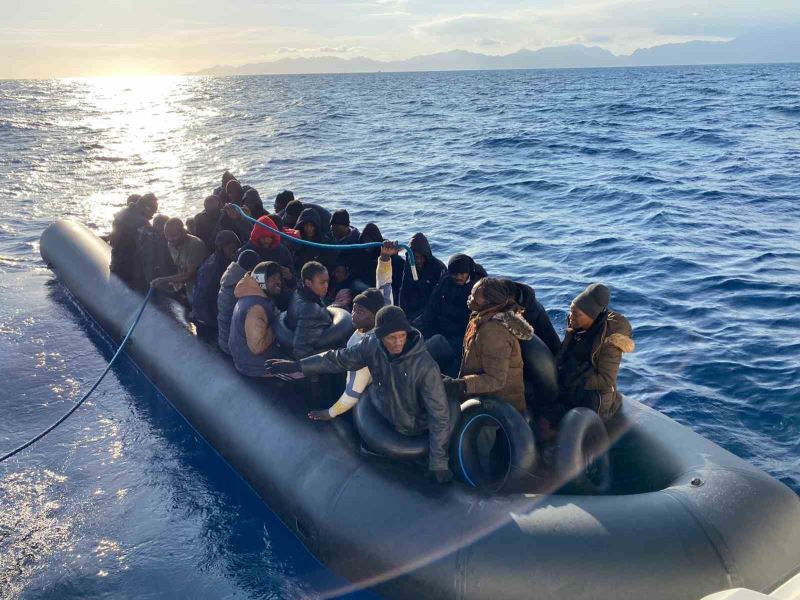 Marmaris’te 62 düzensiz göçmen kurtarıldı
