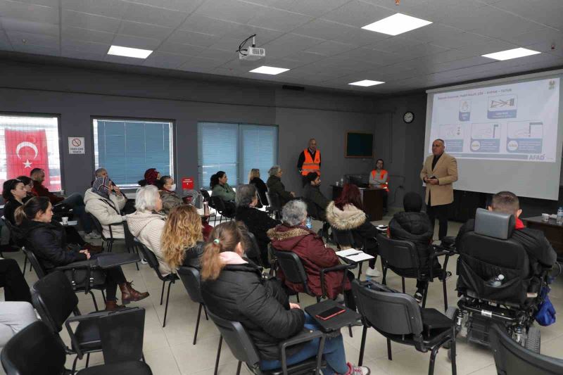 Gemlik’in afet destek gönüllüleri eğitimlere başladı
