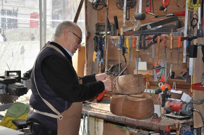 Karslı sanatçı baba mesleğini öğretecek çırak bulamıyor
