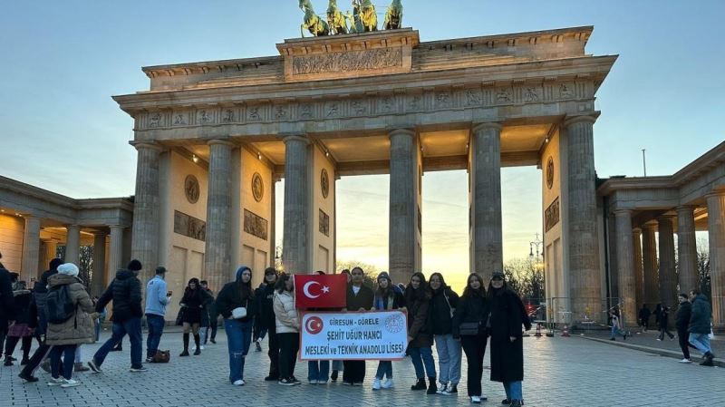 Hasta ve yaşlı bakım eğitimini yurtdışında aldılar
