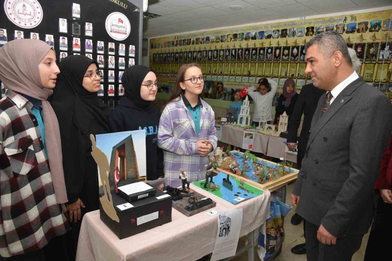 Öğrenciler Çanakkale Zaferini hazırladıkları sergiyle anlattı
