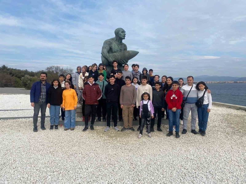 Karesi Belediyesi’nden öğrencilere Çanakkale sürprizi
