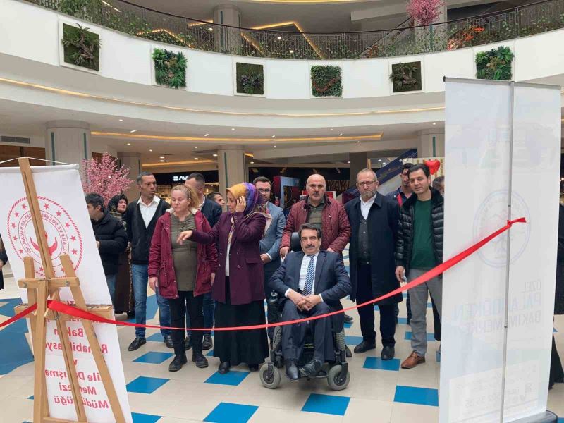 Özel bireylerden depremzedeler yararına hayır çarşısı
