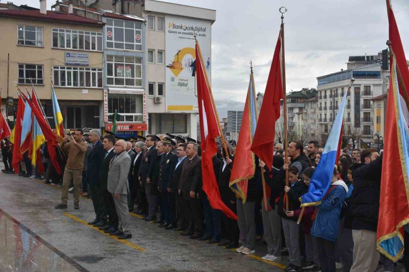 Çanakkale Zaferi’nin yıldönümünde şehitler anıldı
