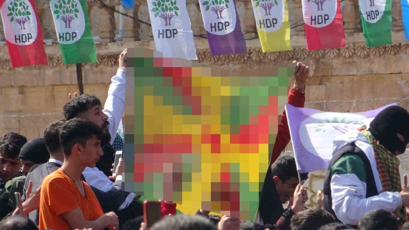 Mardin’de Nevruz kutlamasında PKK paçavrası açtılar
