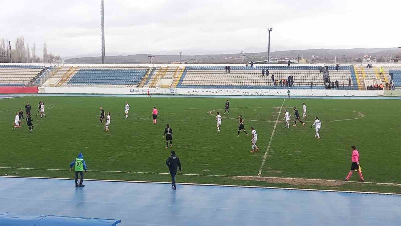 TFF 3. Lig: Kırıkkale BA: 0 - Kuşadasıspor: 0
