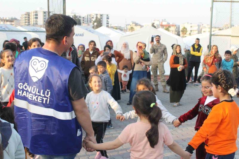 Çadır kentte çocuklara oyunlu terapi
