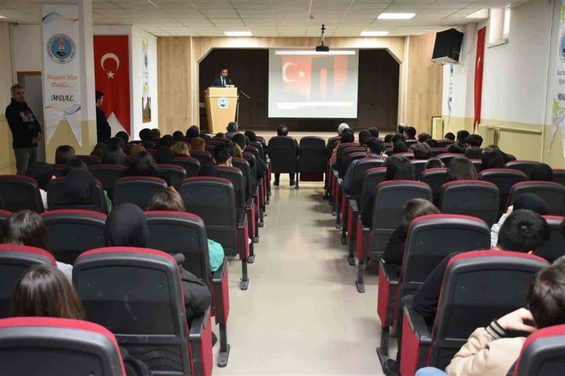 “Çanakkale Zaferi’nin Türk ve dünya tarihindeki yeri” isimli konferans yapıldı
