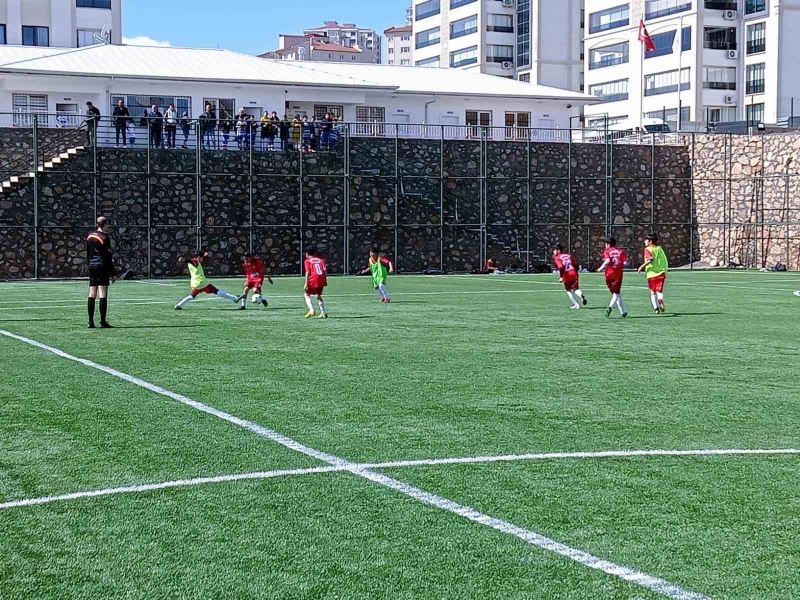 Elazığ’da Küçükler Futbol Şampiyonası başladı
