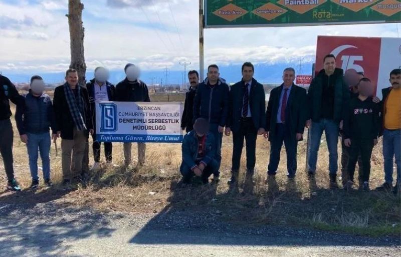 Erzincan’da yükümlülerden fidan dikim ve bakım çalışması
