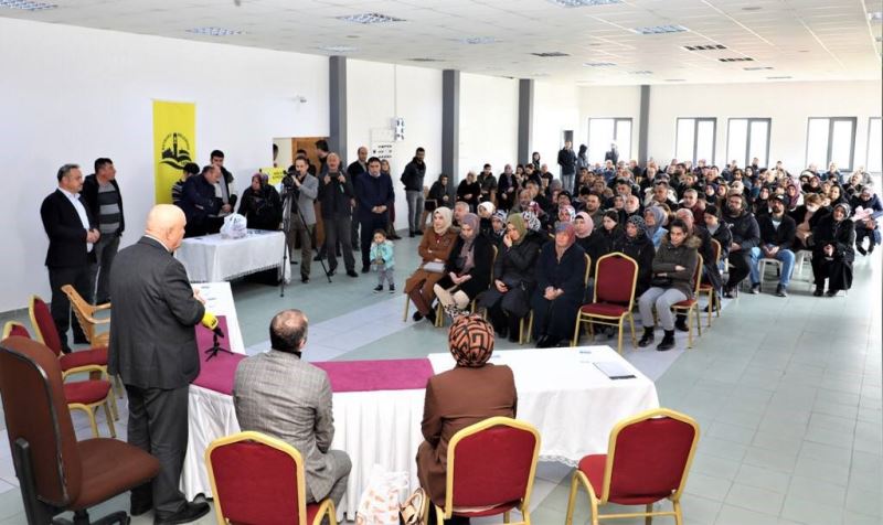 Bayburt Belediyesi ve Çalhanoğlu ailesi işbirliğiyle depremzedelere nakdi yardım
