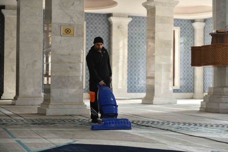 Esenyurt’ta ibadethaneler Ramazan ayına hazır
