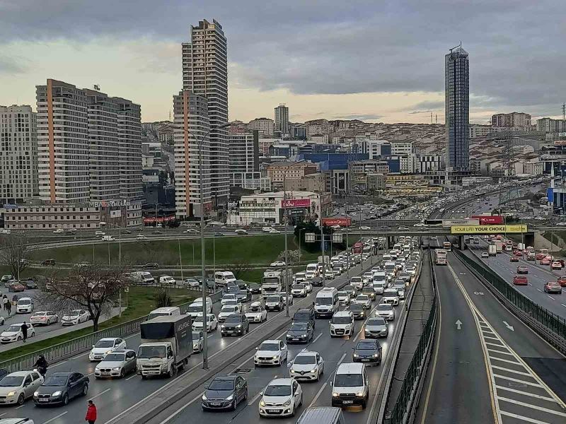 Ramazan ayının ilk gününde trafik yüzde 63’e ulaştı
