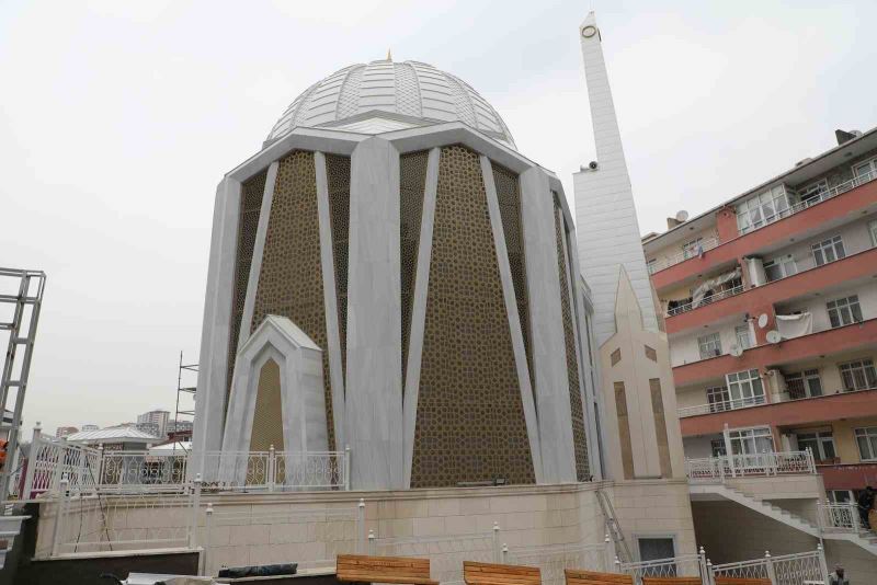 Esentepe Camii’nde ilk teravih namazı kılındı
