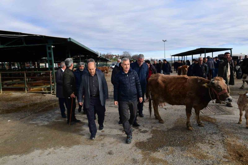 Çınar: “Esnaflarımızın fedakarlığı ve özverisi her türlü takdirin üzerindedir”
