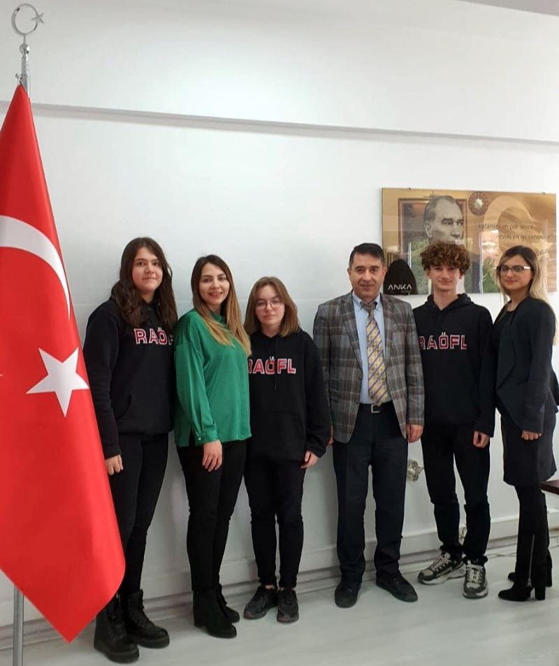 Fen lisesi öğrencilerinden büyük başarı
