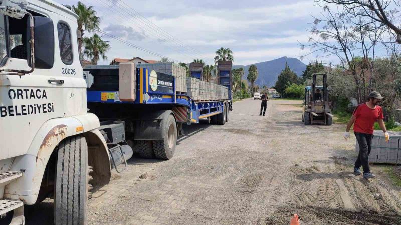 Ortaca’da yollar yenileniyor
