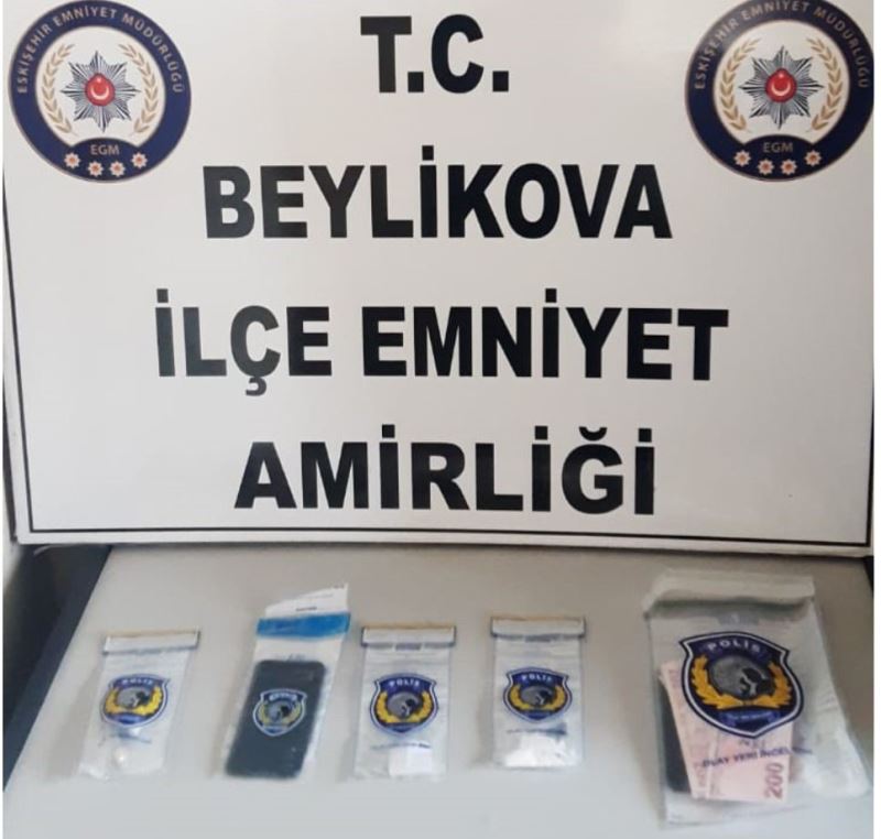 Eskişehir’de uyuşturucu operasyonu: 5 gözaltı
