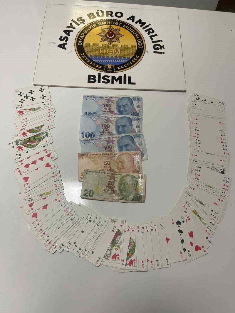 Diyarbakır’da kumar oynatan 4 kişiye 17 bin lira para cezası
