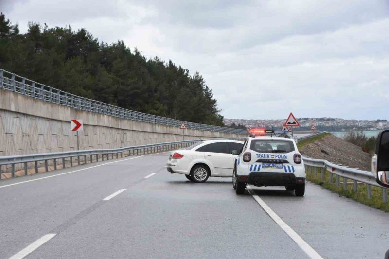 Fırtına kazaya yol açtı: 2 yaralı
