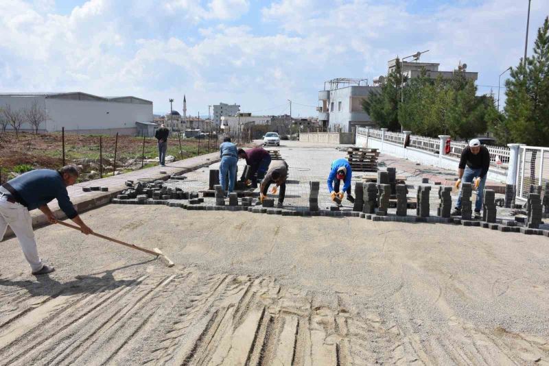 Siirt Belediyesi parke döşeme ve kaldırım yenileme çalışmalarına başladı
