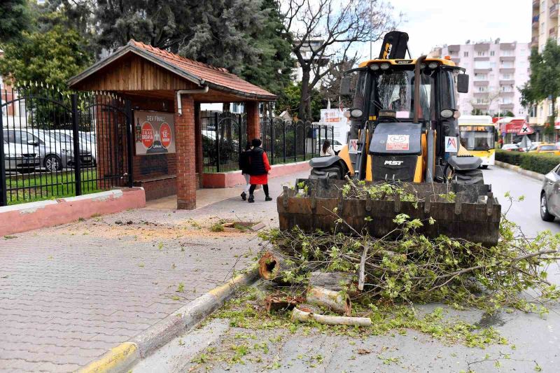 Mersin Büyükşehir Belediyesi ’fırtına’ uyarısına karşı teyakkuzda
