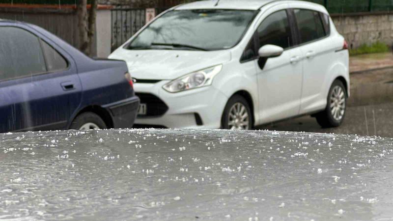 Yüksek kesimler beyaza bürünmüştü, şehir merkezinde de yağış başladı
