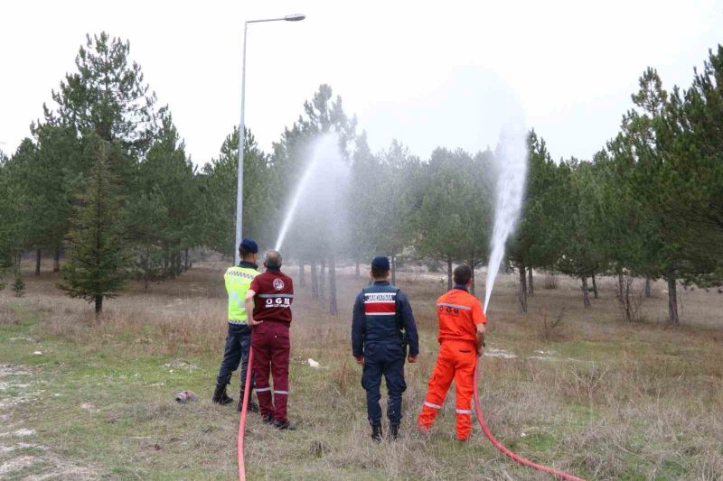 Jandarmaya orman yangınlarıyla mücadele eğitimi
