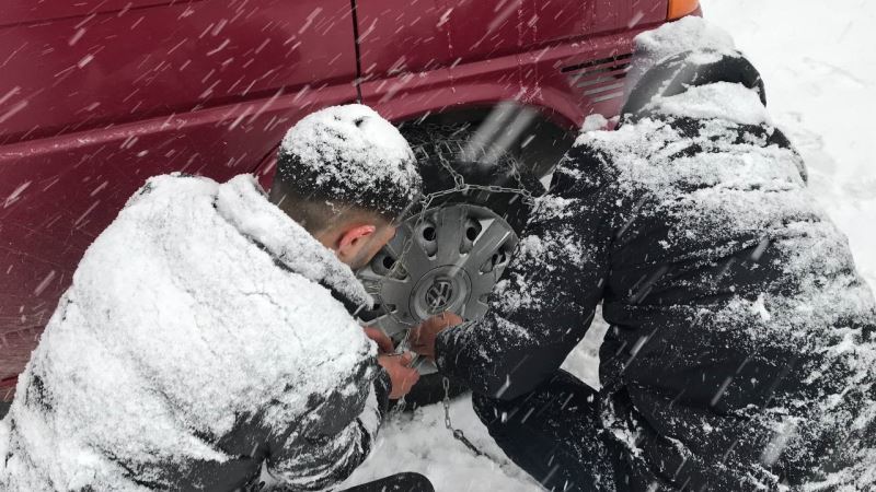 Bayburt’ta kar ve tipi etkili oldu
