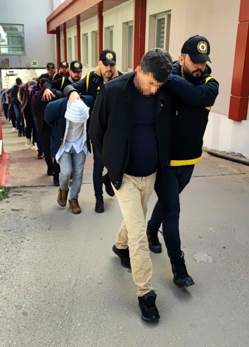 Adana’da hırsızlara şafak operasyonu: 13 gözaltı
