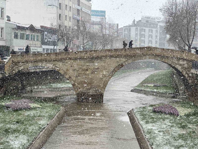 Kastamonu’da kar yağışı etkili oldu
