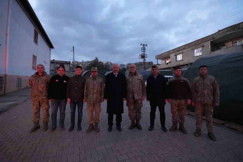 Fadıloğlu, iftar öncesi atalar sakinleriyle bir araya geldi
