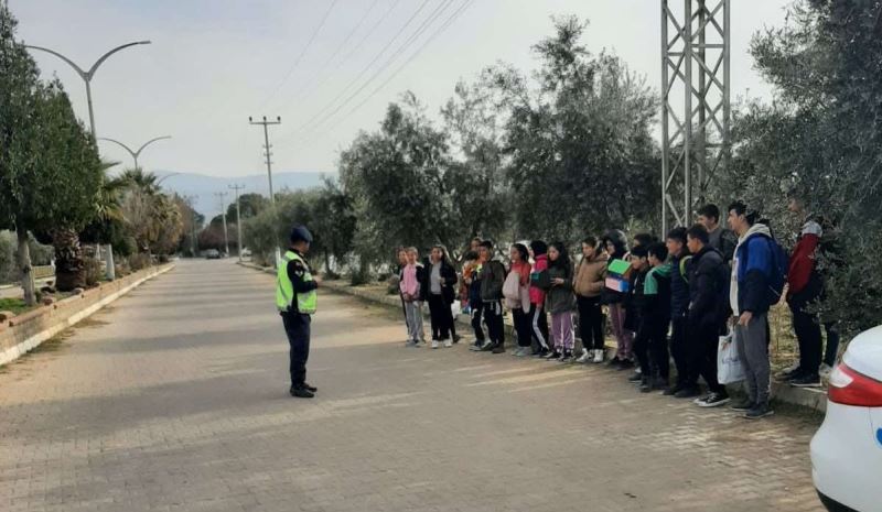 Jandarmadan 121 öğrenciye trafik eğitimi
