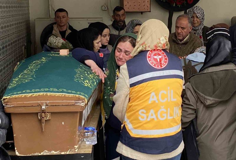 Aydın’daki kazada hayatını kaybeden sağlık personeli gözyaşlarıyla uğurlandı

