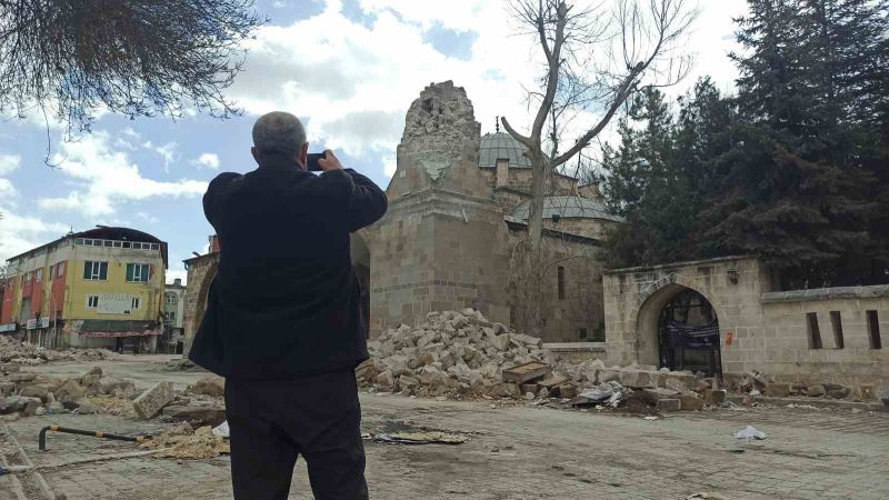 Mimar Sinan’a ilham veren 700 yıllık tarihi cami enkaza döndü
