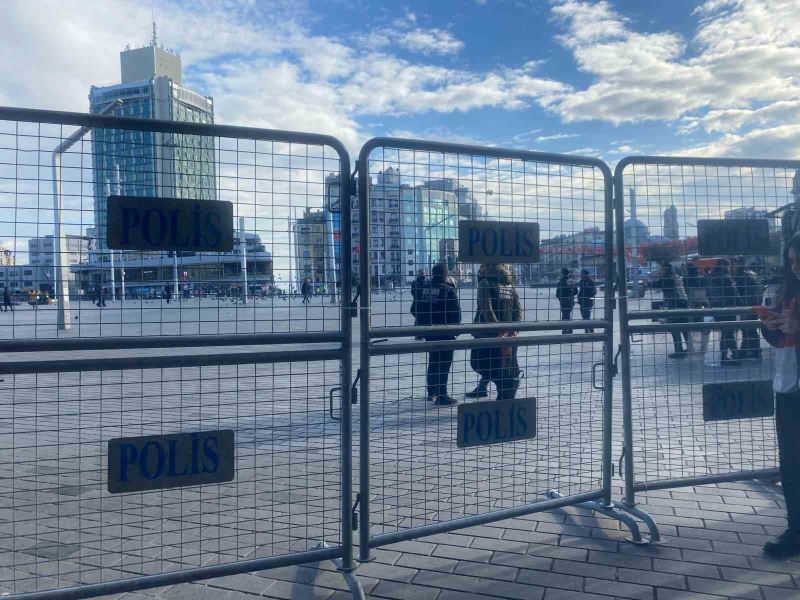 Taksim Meydanı bariyerlerle kapatıldı
