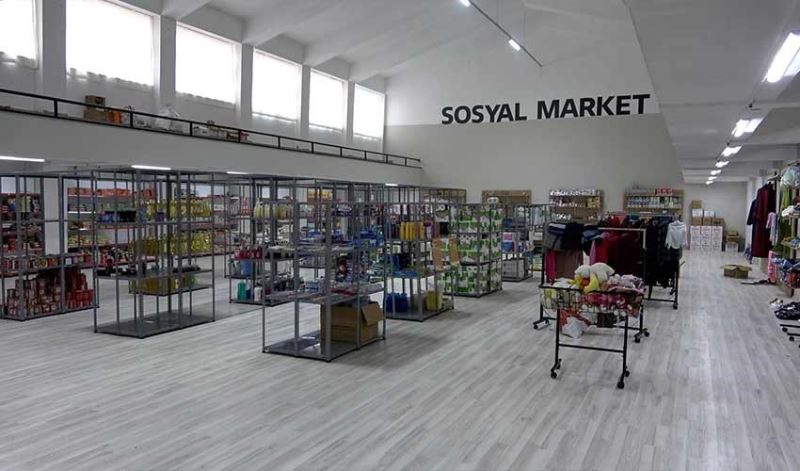 Sosyal market depremzedelerin imdadına yetişti
