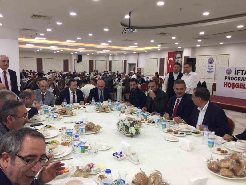 Dadaşlar Ankara’da iftarda buluştu
