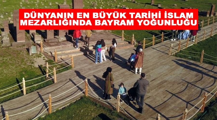 Dünyanın en büyük tarihi İslam mezarlığında bayram yoğunluğu