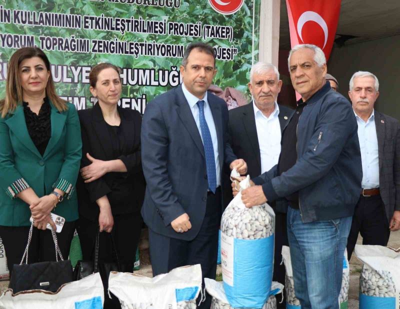 Elazığ’da çiftçilere yüzde 75 hibeli fasulye tohumu dağıtıldı
